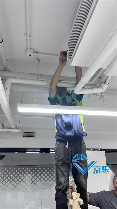 老舊空調(diào)風(fēng)機(jī)改造方案 新型翼型葉片節(jié)能降噪技術(shù)