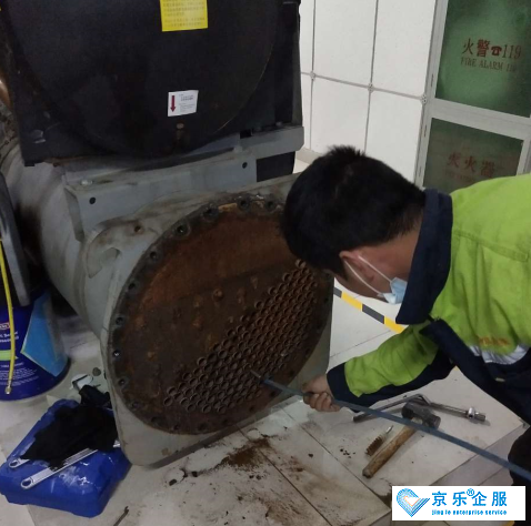 美國特靈中央空調冷凝器結垢表現(xiàn)-圖1